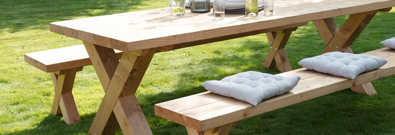 Tafels, banken en stoelen